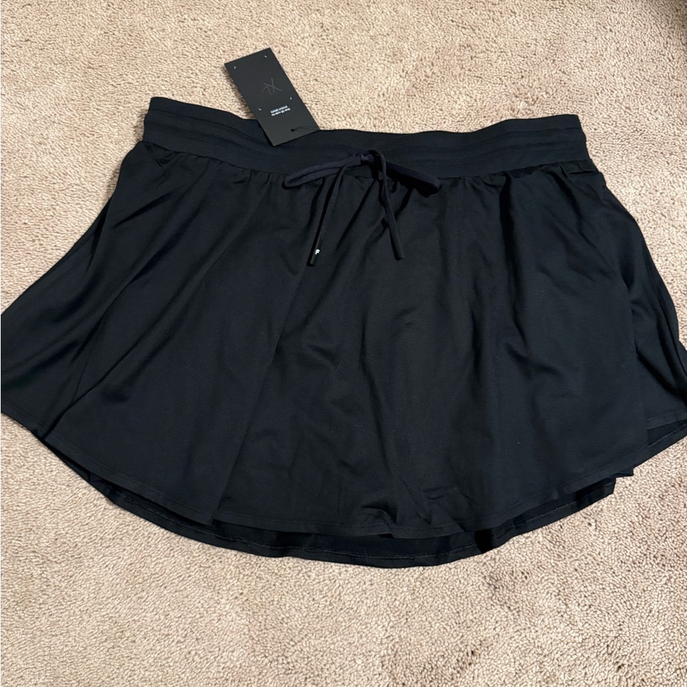 Fabletics Black Cloud Jersey Flounce Skirt